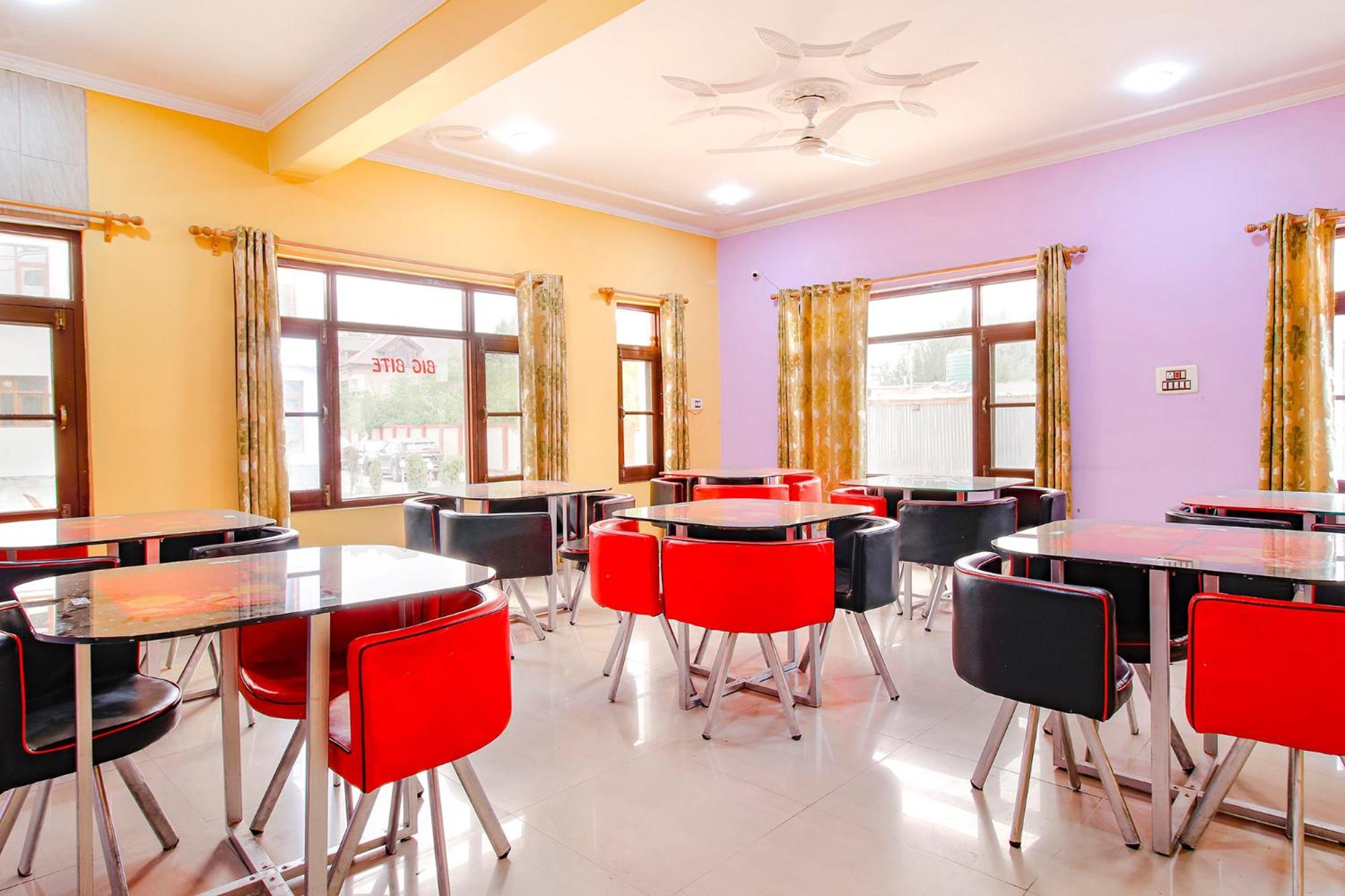 Fabhotel Grand Comforts Haidarpur Exterior foto